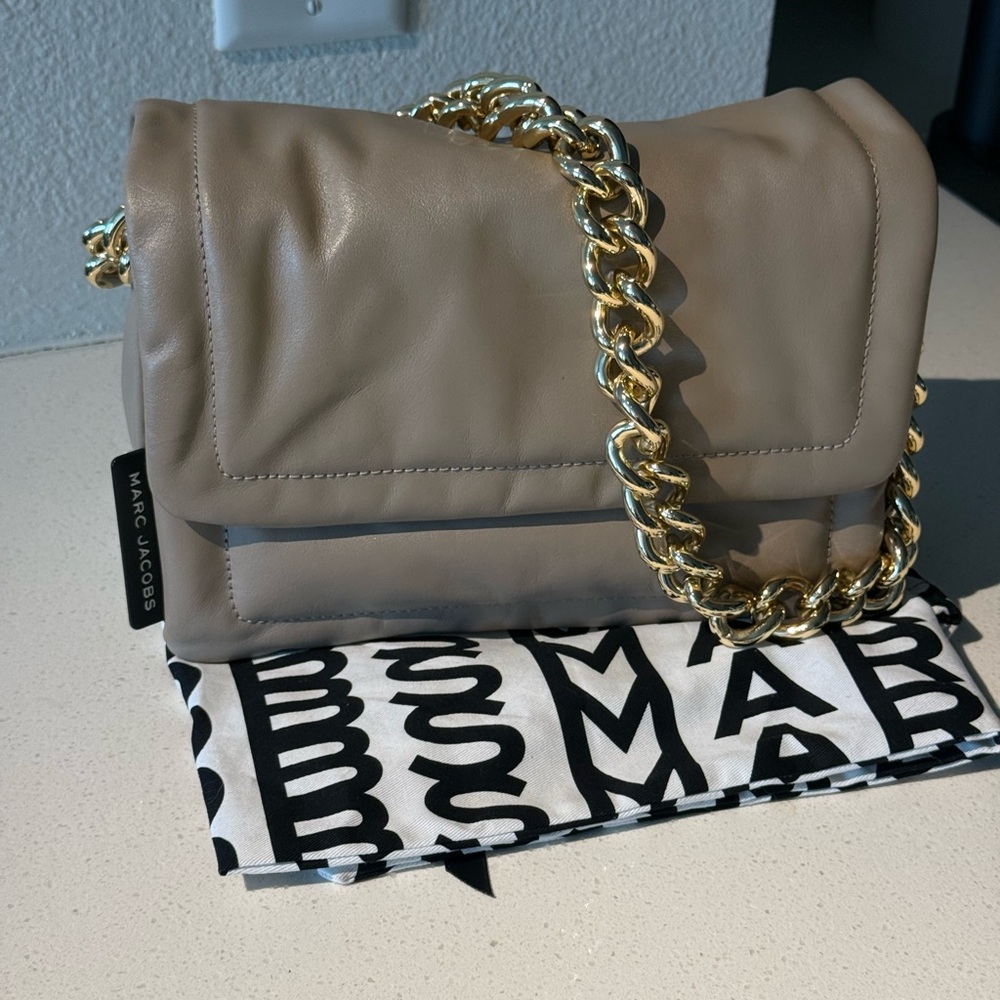 Marc Jacobs The Pillow Bag Beige Gold Chain Soft Leather Shoulder Bag Like New